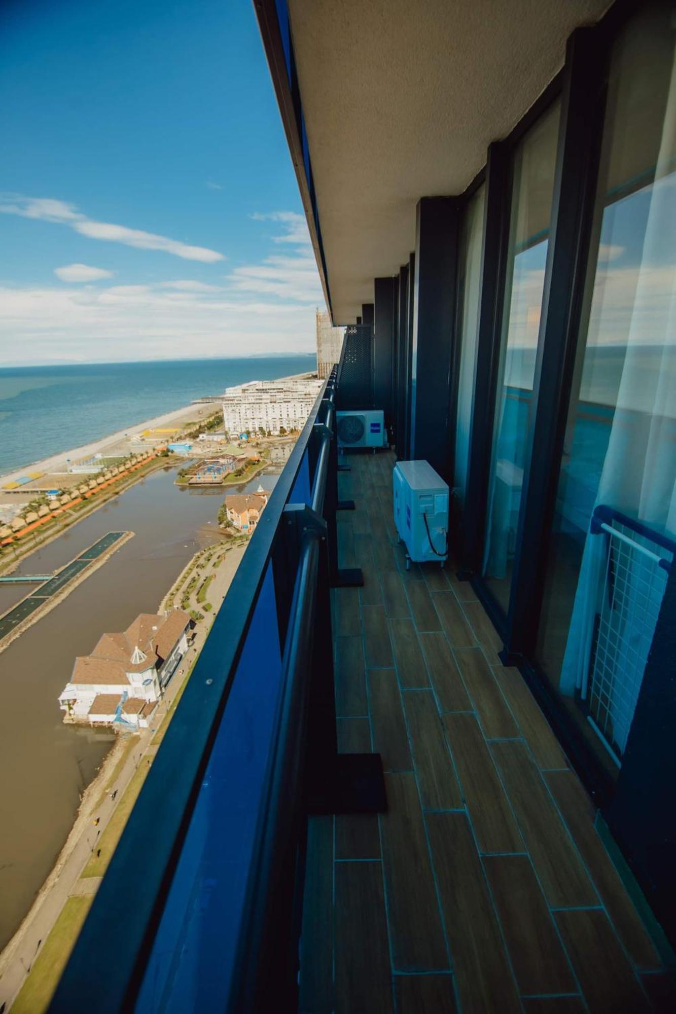 Orbi City Black Sea View Aparthotel 巴统 外观 照片
