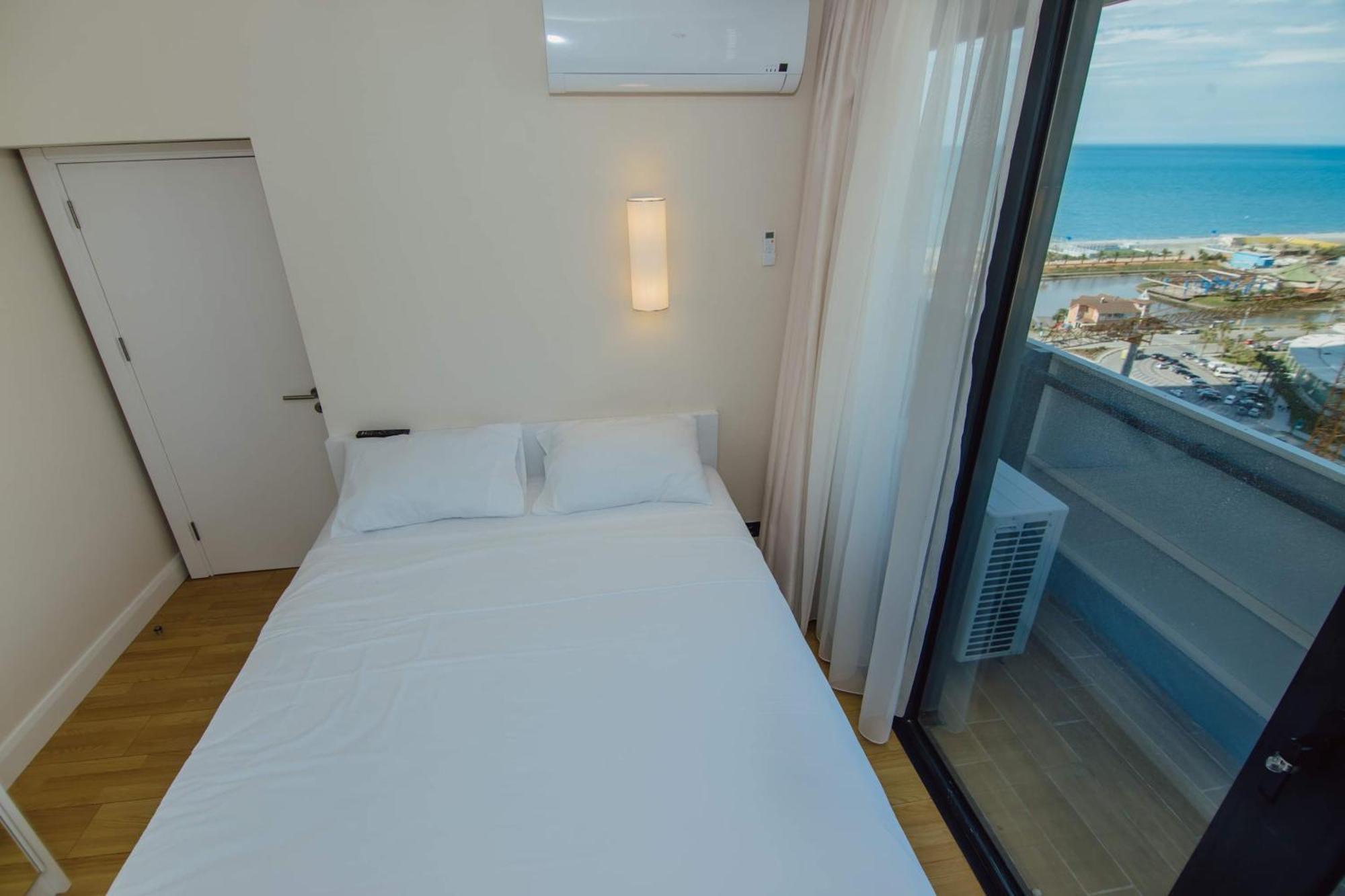 Orbi City Black Sea View Aparthotel 巴统 外观 照片